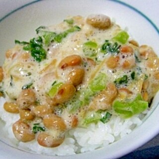 塩麹で味付け☆　高菜となめ茸の納豆ご飯♪